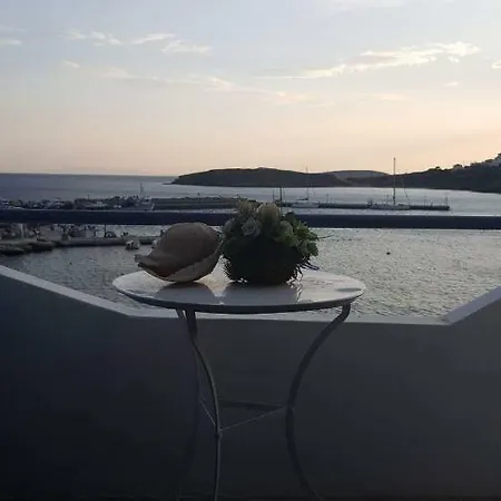 O Xsenonas Tis Elenis Batsi (Andros)