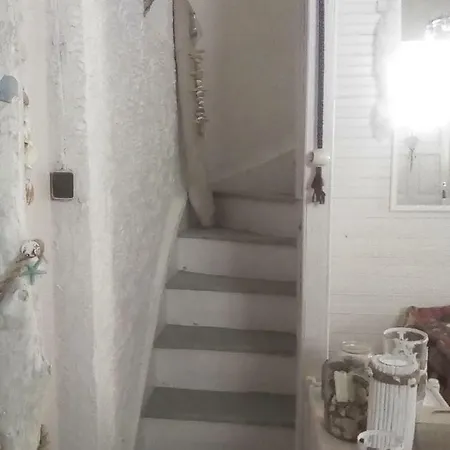 Homestay O Xsenonas Tis Elenis Batsi (Andros)