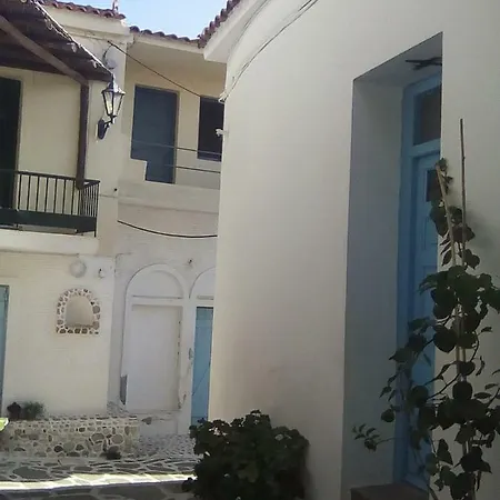 O Xsenonas Tis Elenis Homestay *