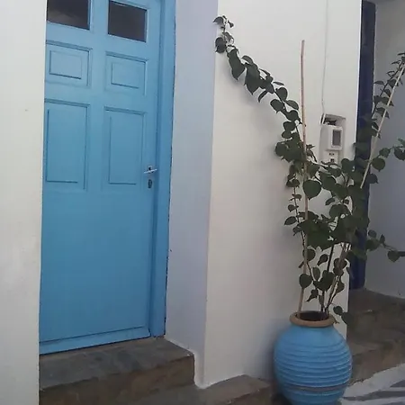 O Xsenonas Tis Elenis * Batsi (Andros)